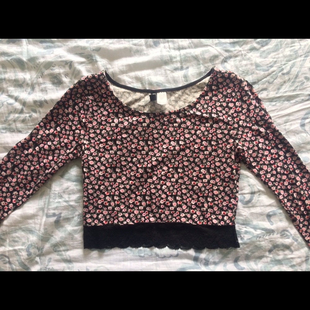 H&M Divided Long Sleeve Floral Crop Top